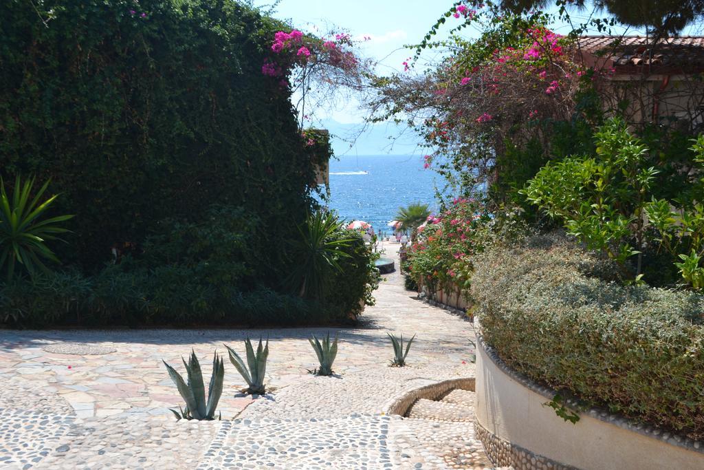 Vila 15 Bougainville Саранда Екстер'єр фото